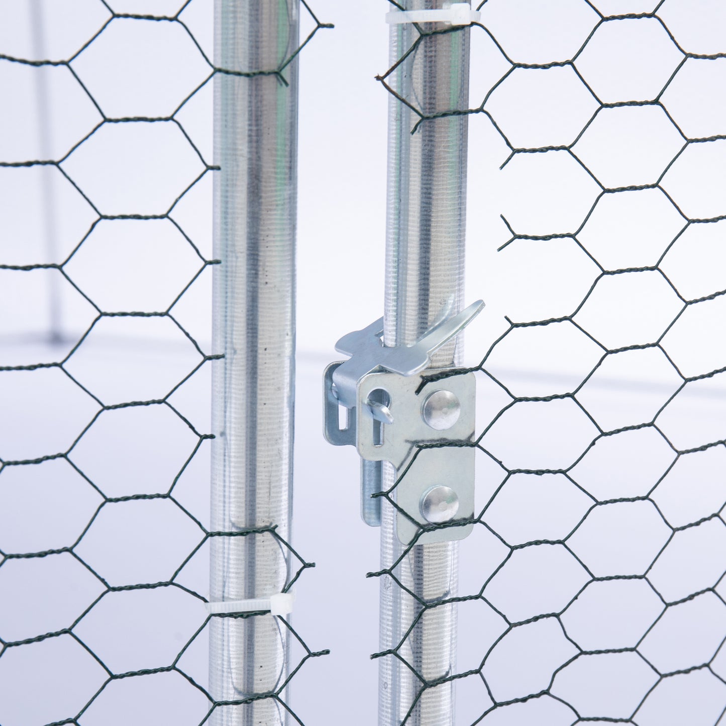 Large metal chicken coop hexagonal, steel wire dipped plastic mesh, oxford cloth silver plated waterproof and UV resistant, ducks, rabbits, sheep and birds outdoor house.(9.2*8.1ft)