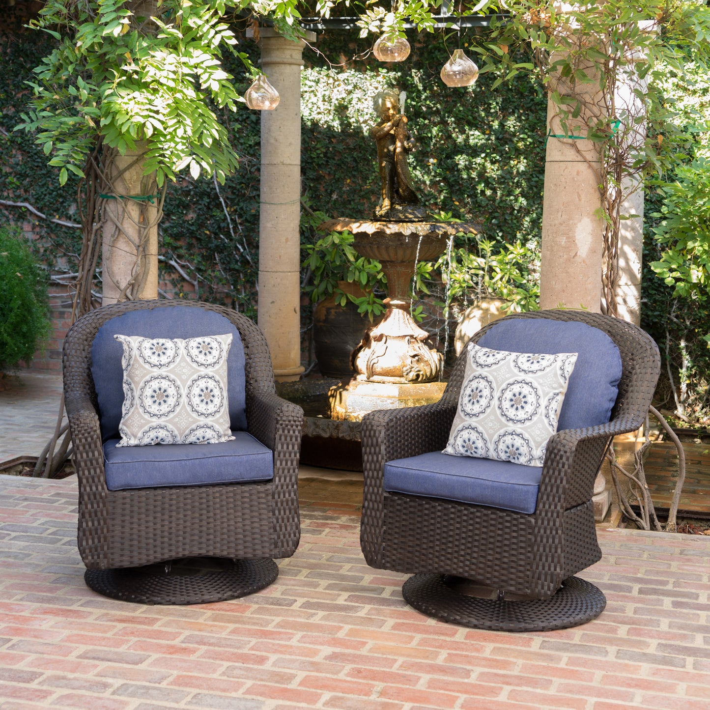 LIAM SWIVEL CLUB CHAIR