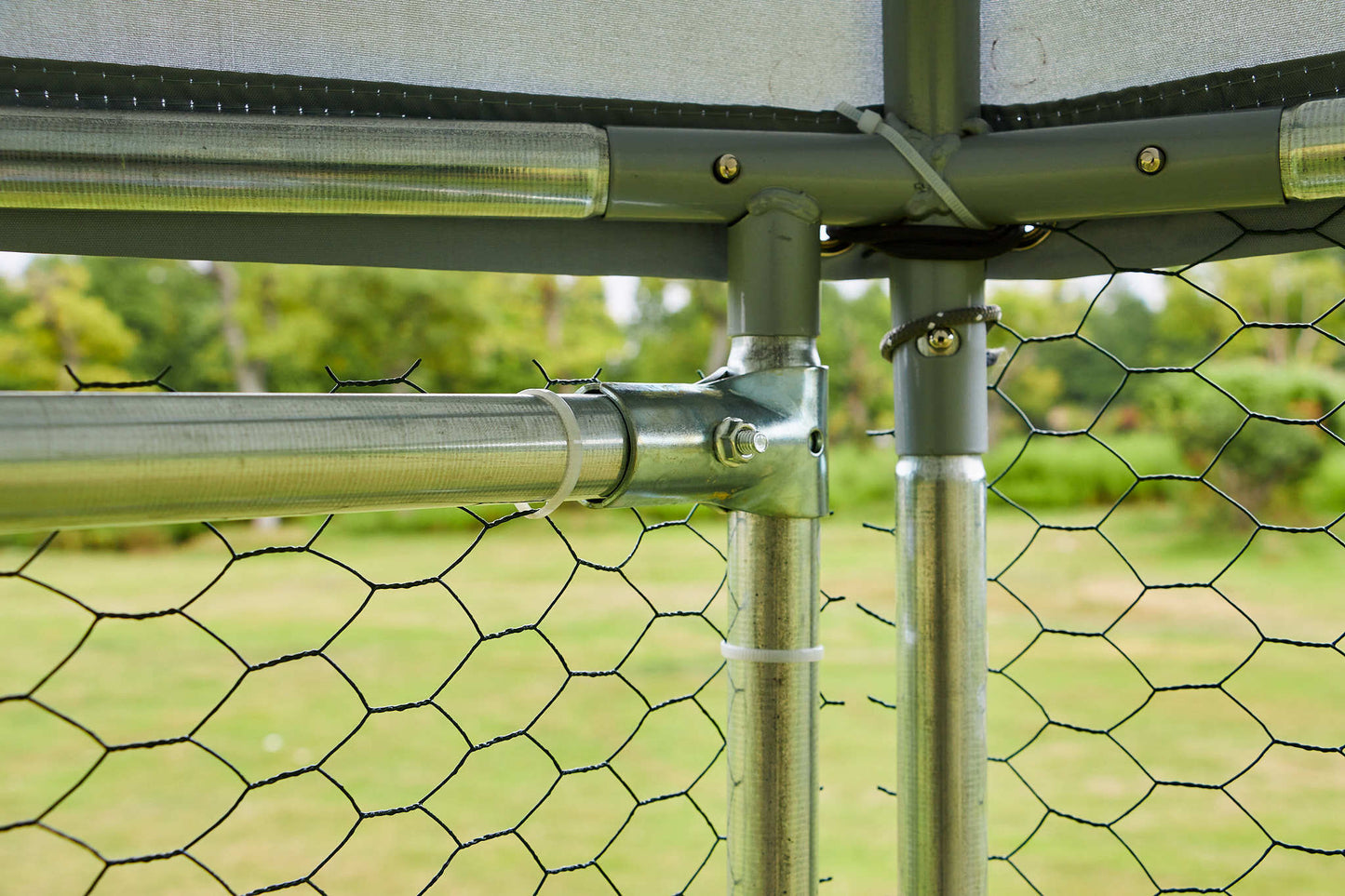 Large metal chicken coop hexagonal, steel wire dipped plastic mesh, oxford cloth silver plated waterproof and UV resistant, ducks, rabbits, sheep and birds outdoor house.(9.2*8.1ft)